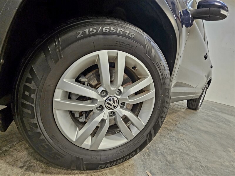 Used 2012 Volkswagen Tiguan LE FWD image 14
