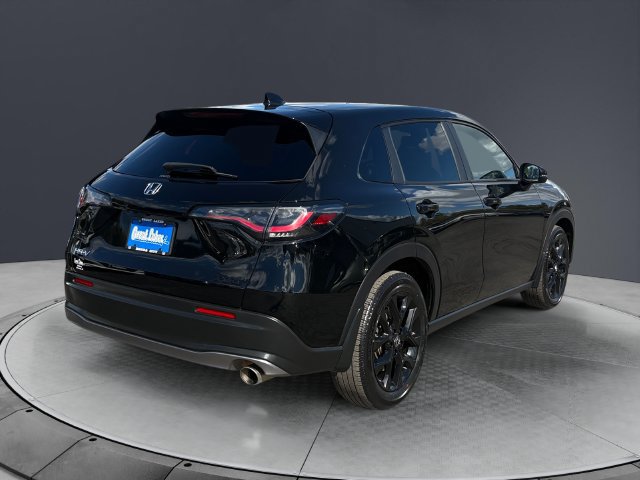 Used 2025 Honda HR-V Sport image 5