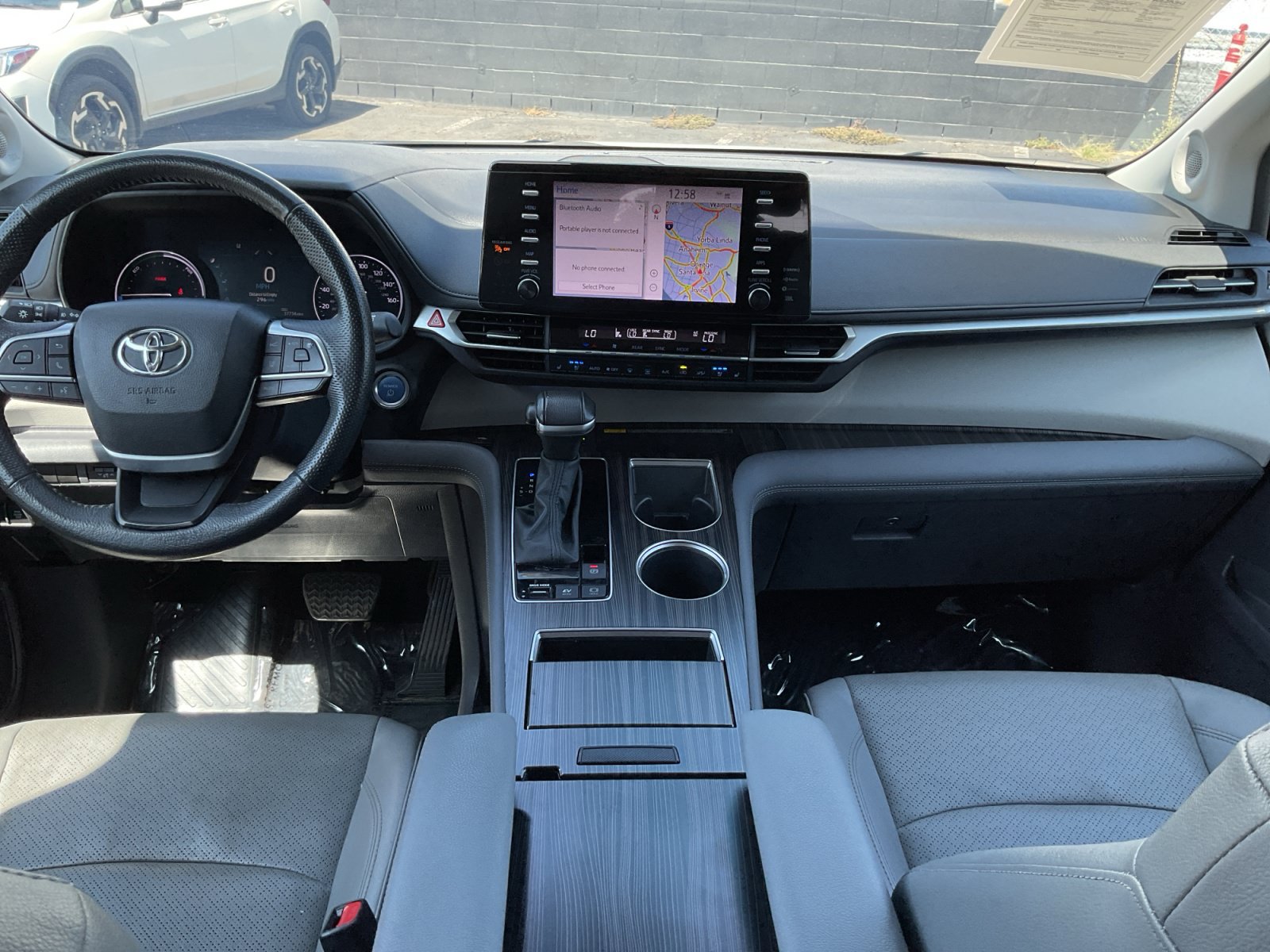 Used 2024 Toyota Sienna Limited FWD image 15