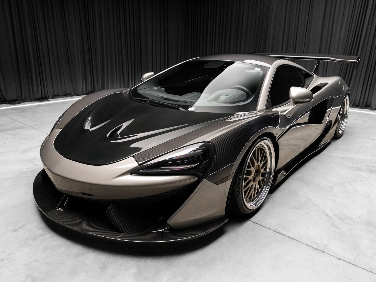 Used 2017 McLaren 570S Coupe RWD image 11
