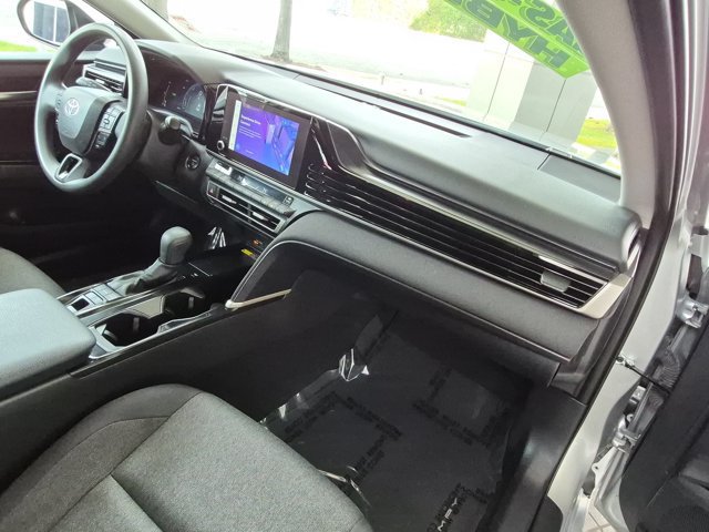 Used 2025 Toyota Camry LE FWD image 6