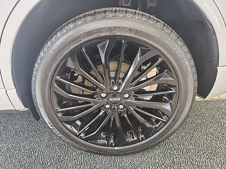 Used 2025 Lincoln Corsair AWD w/ Equipment Group 101A image 44