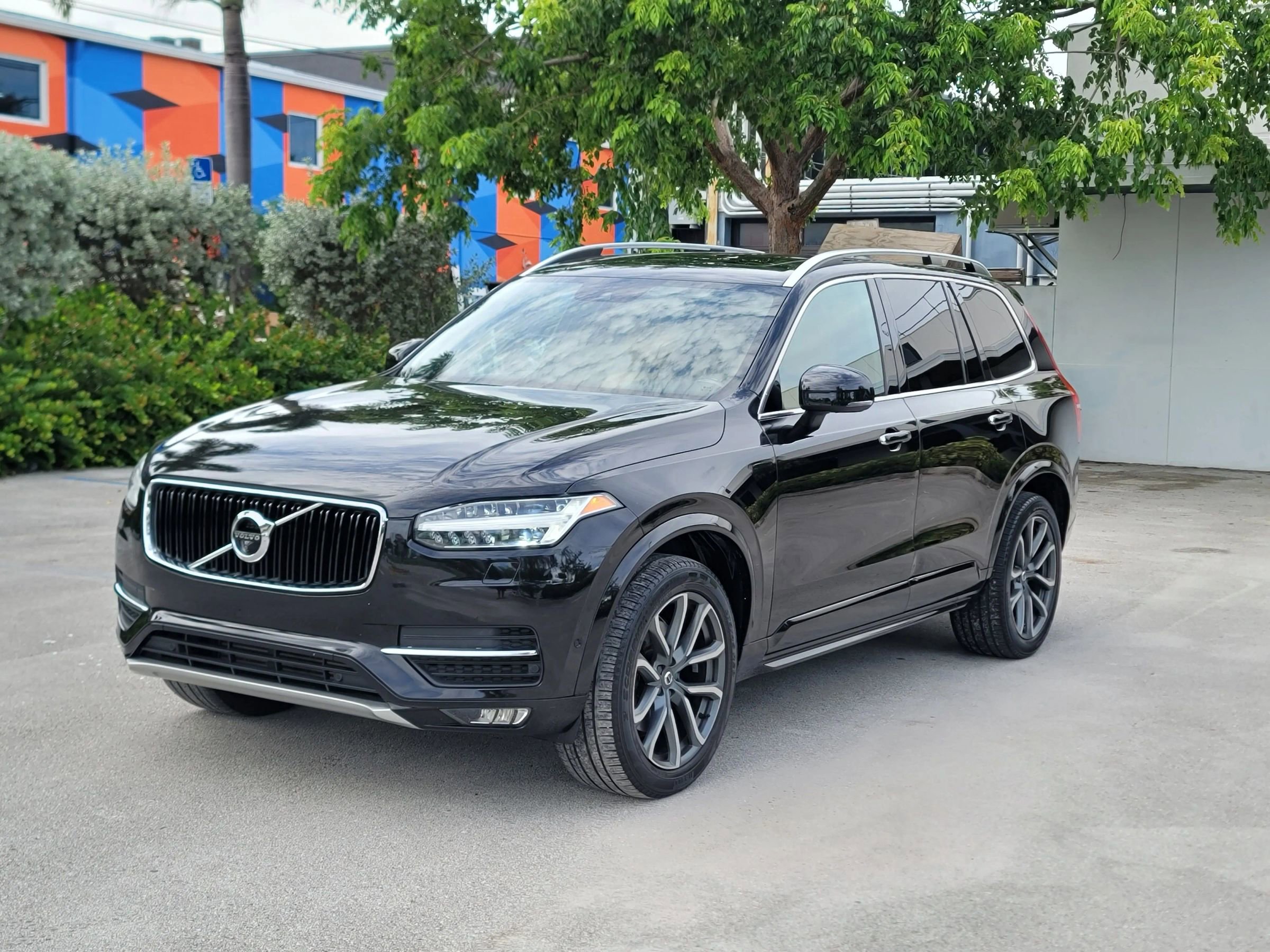 Used 2017 Volvo XC90 T6 Momentum w/ Vision Package