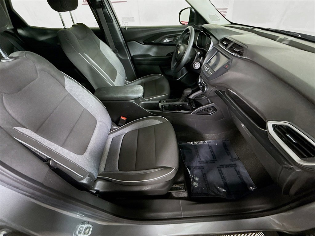 Used 2023 Chevrolet TrailBlazer LS image 28