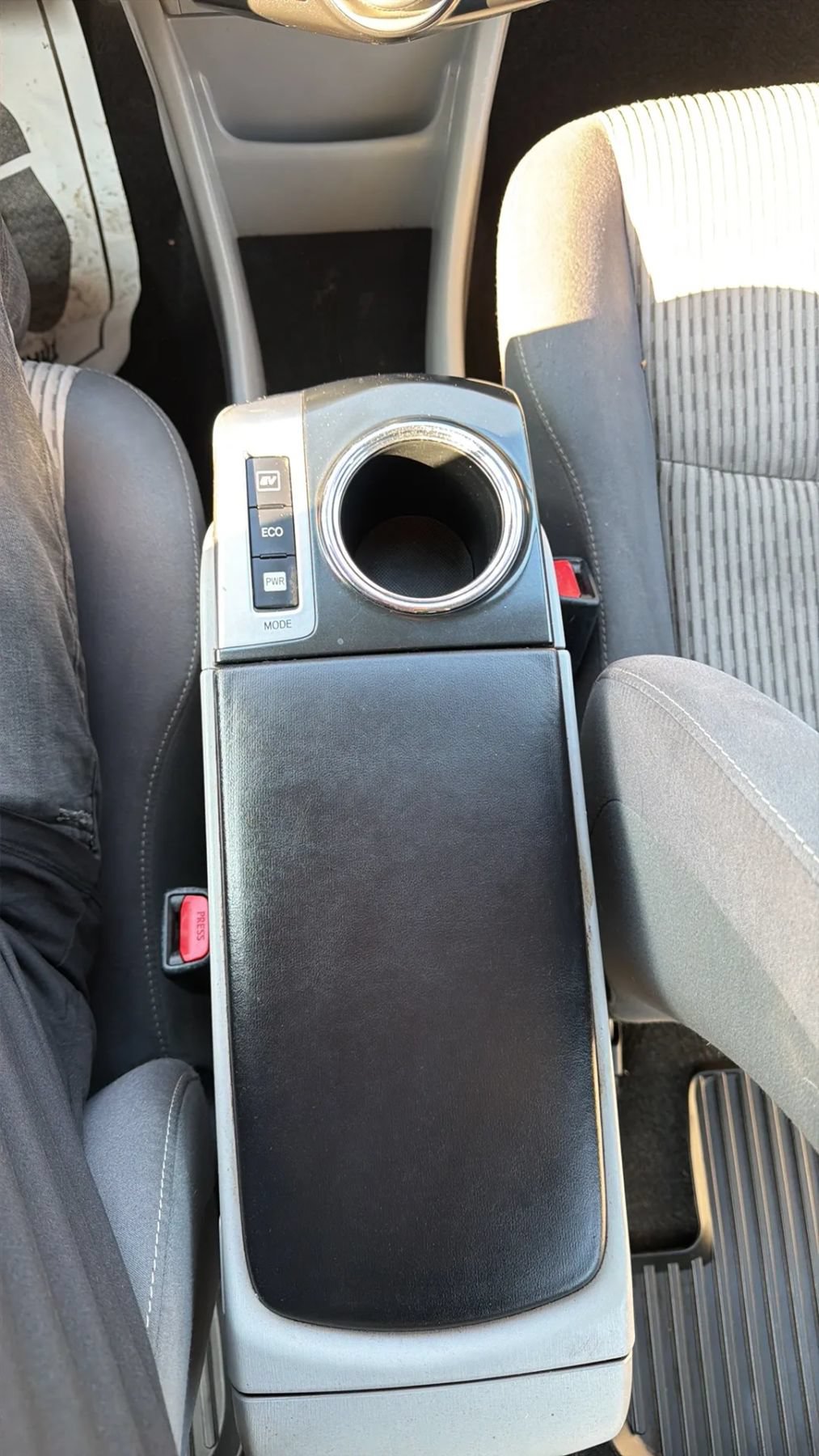 Used 2017 Toyota Prius V Three w/ Carpet Mat Package FWD image 20