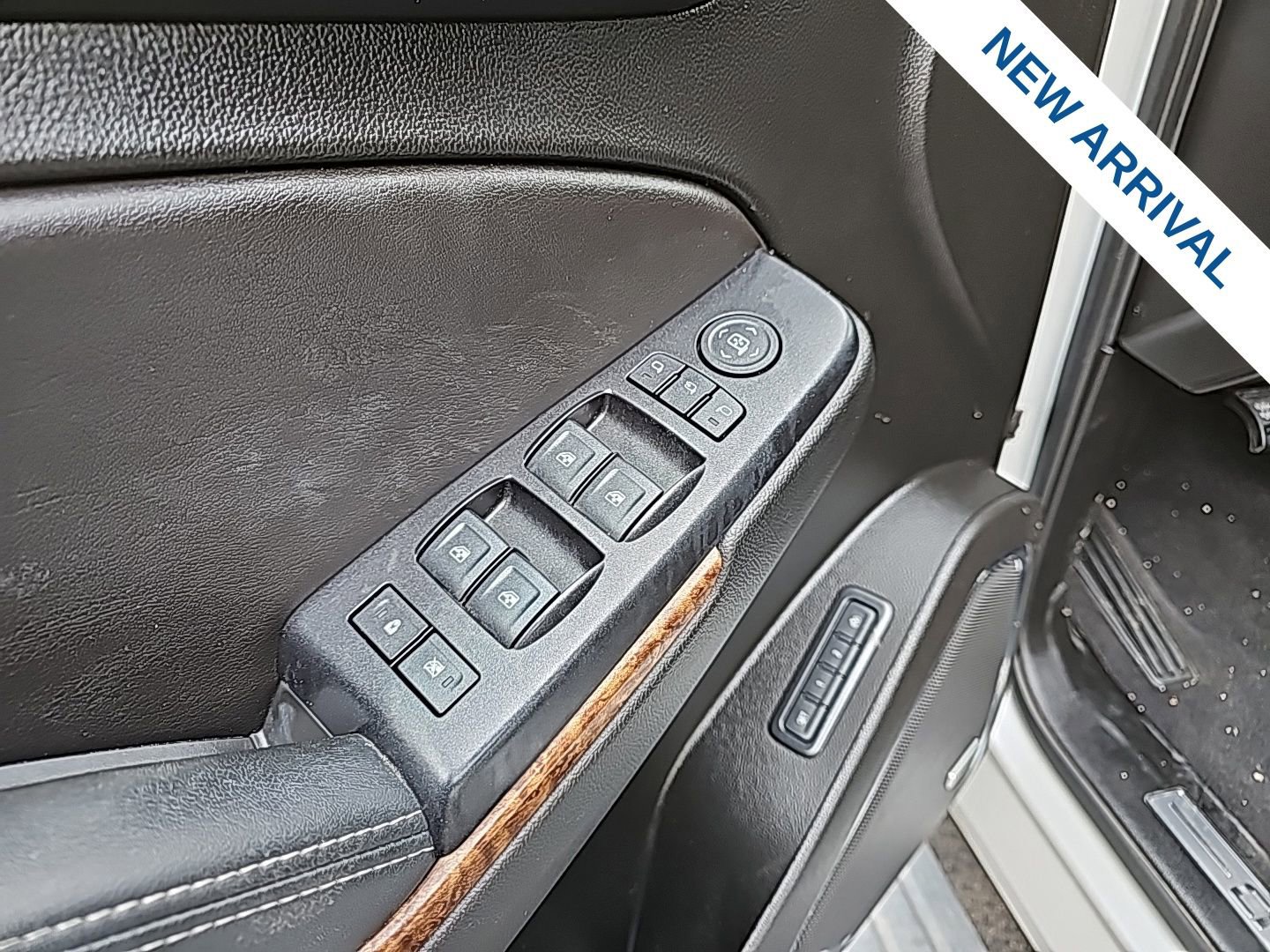 Used 2019 Chevrolet Suburban Premier AWD/4WD image 11