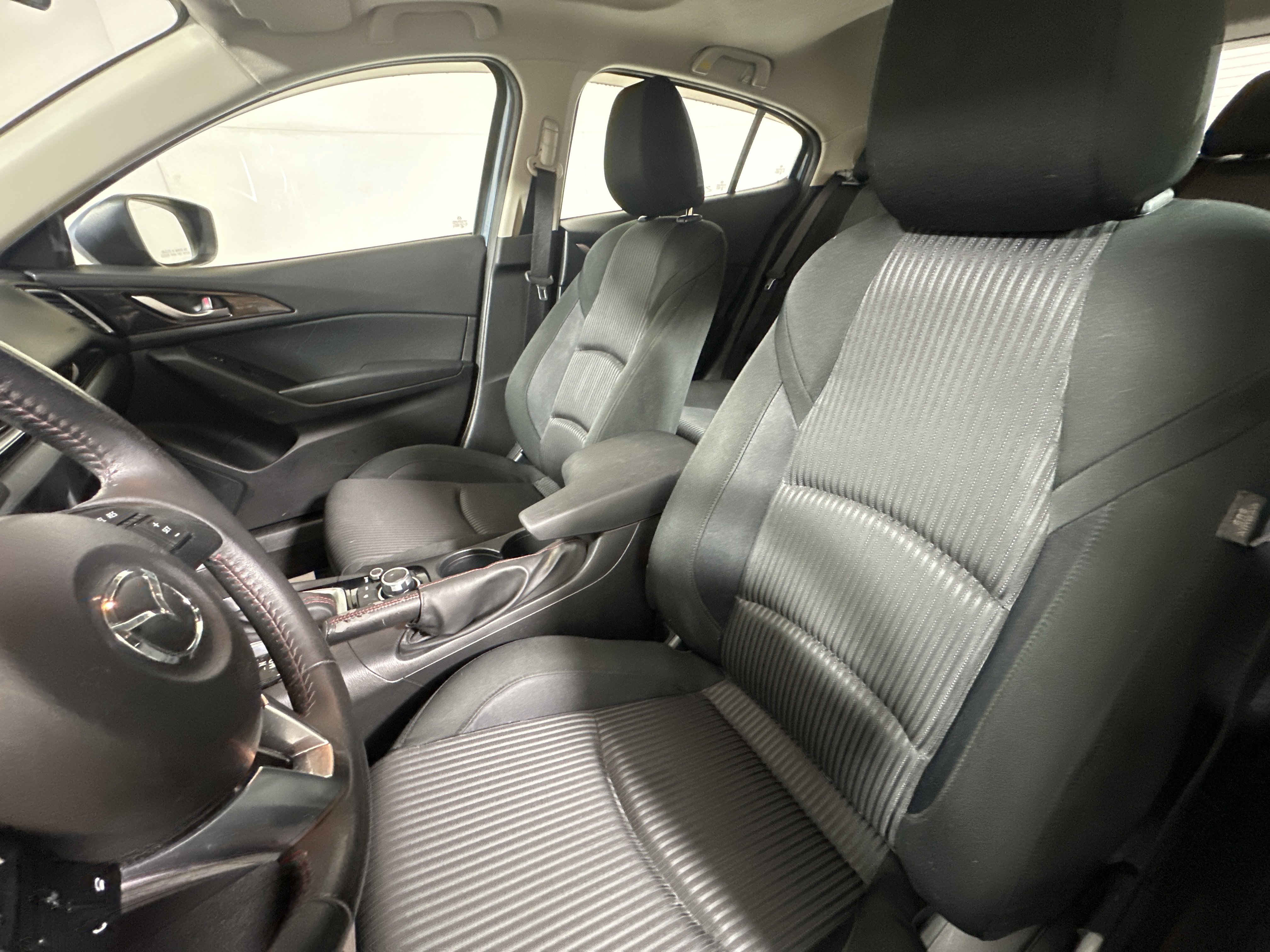 Used 2014 MAZDA MAZDA3 i Touring w/ Technology Package image 9