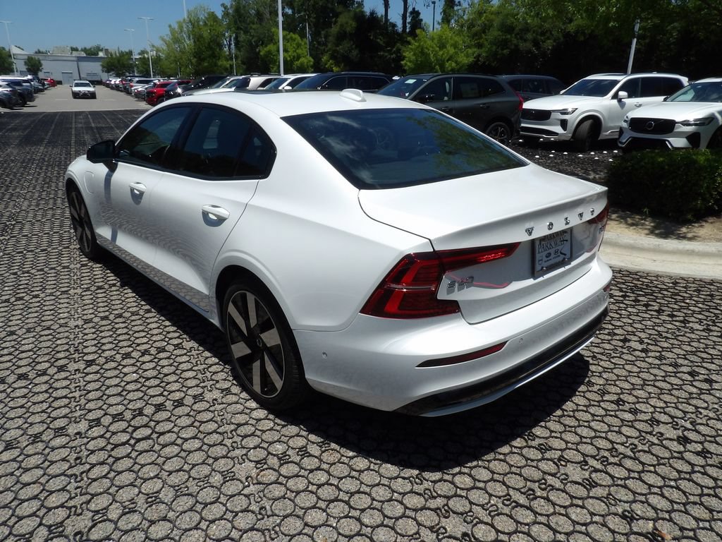 Certified 2025 Volvo S60 T8 Plus AWD/4WD image 5