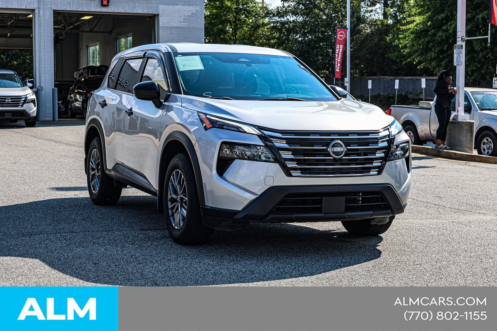 Used 2024 Nissan Rogue S image 6