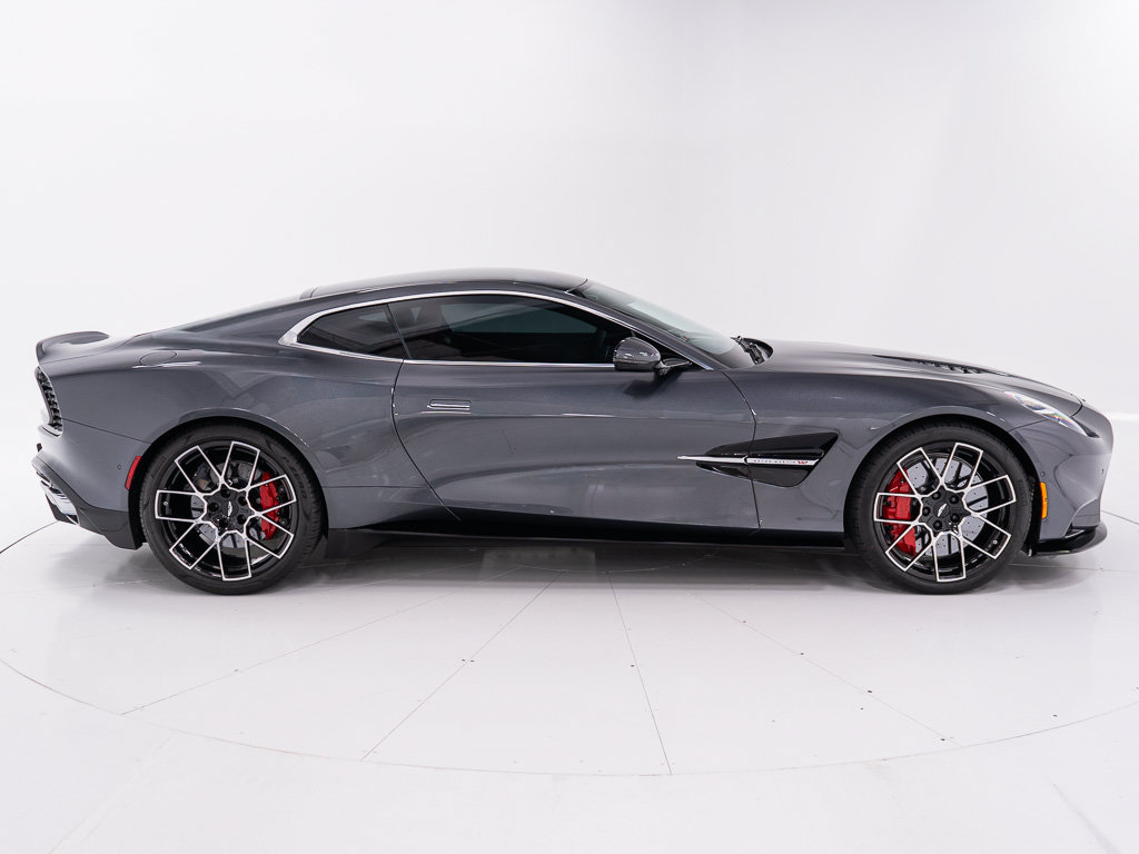 Used 2025 Aston Martin Vanquish RWD image 6