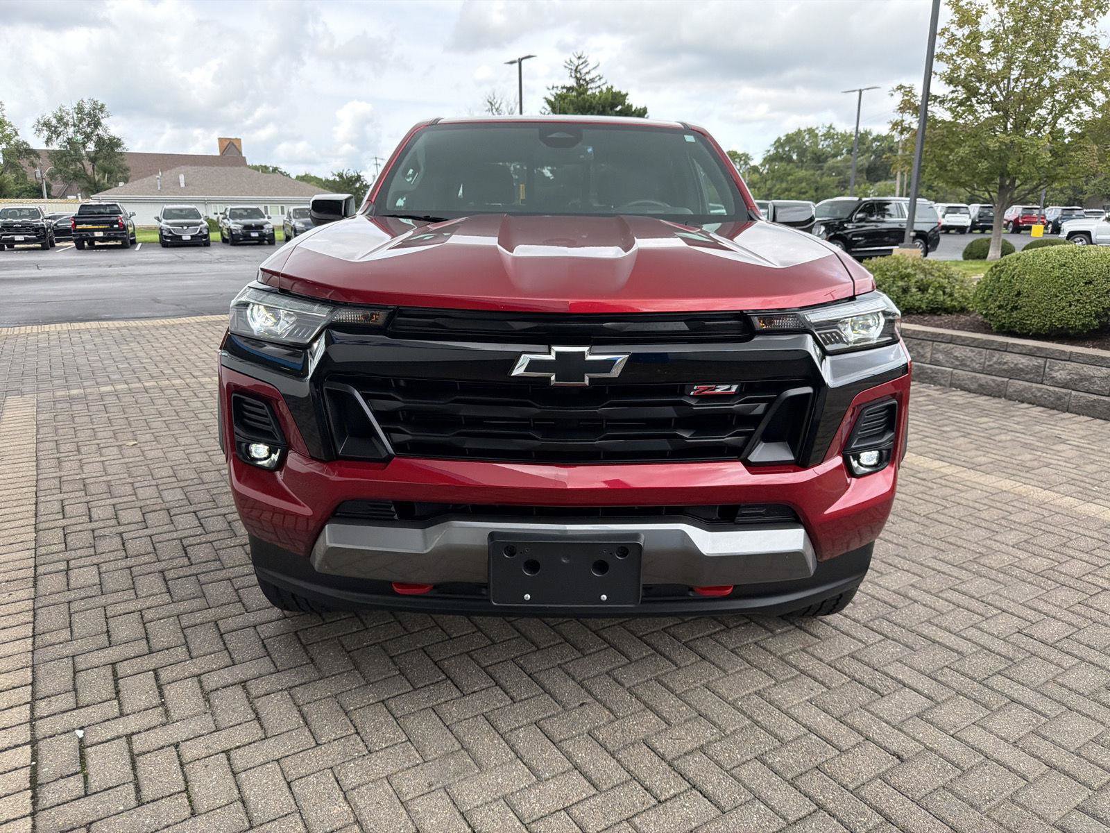 Used 2023 Chevrolet Colorado Z71 w/ Z71 Convenience Package 2 AWD/4WD image 8