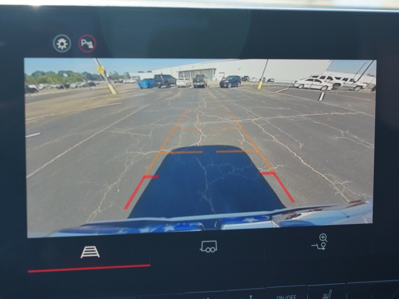 Used 2024 GMC Canyon AT4 w/ Canyon Safety Plus Package AWD/4WD image 6