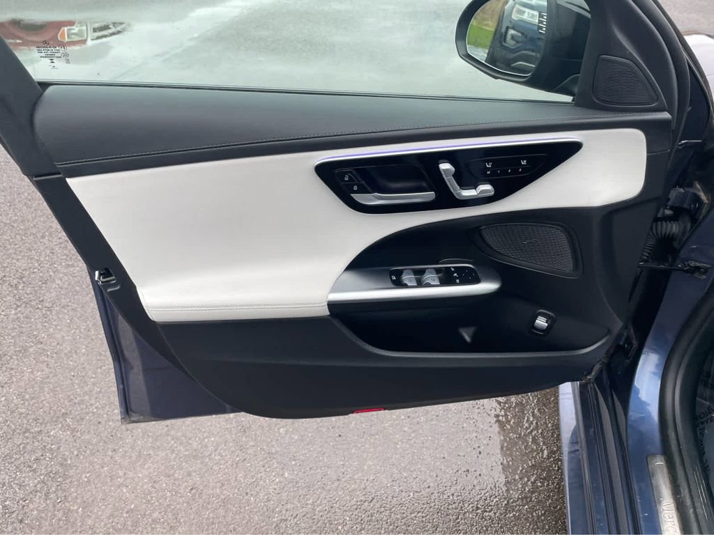 Used 2024 Mercedes-Benz C 300 4MATIC Sedan image 10