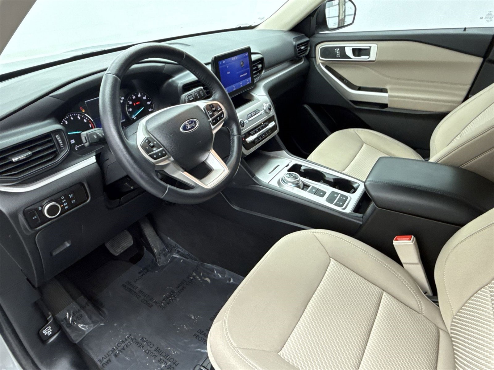 Used 2023 Ford Explorer XLT w/ Class IV Trailer Tow Package image 12