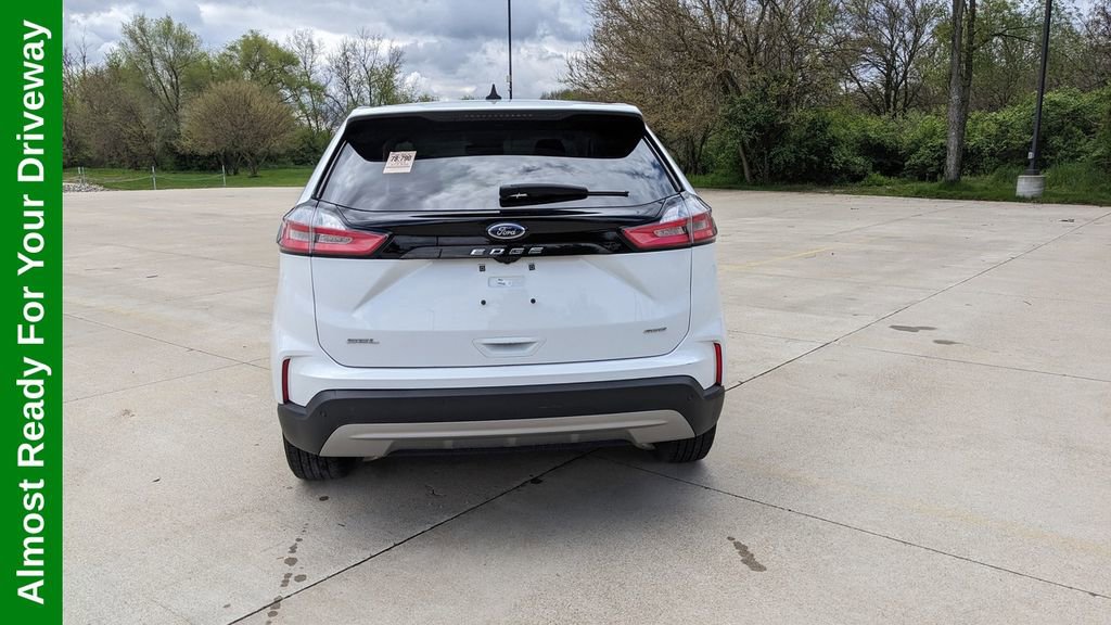 Used 2024 Ford Edge SEL w/ Convenience Package AWD/4WD image 4