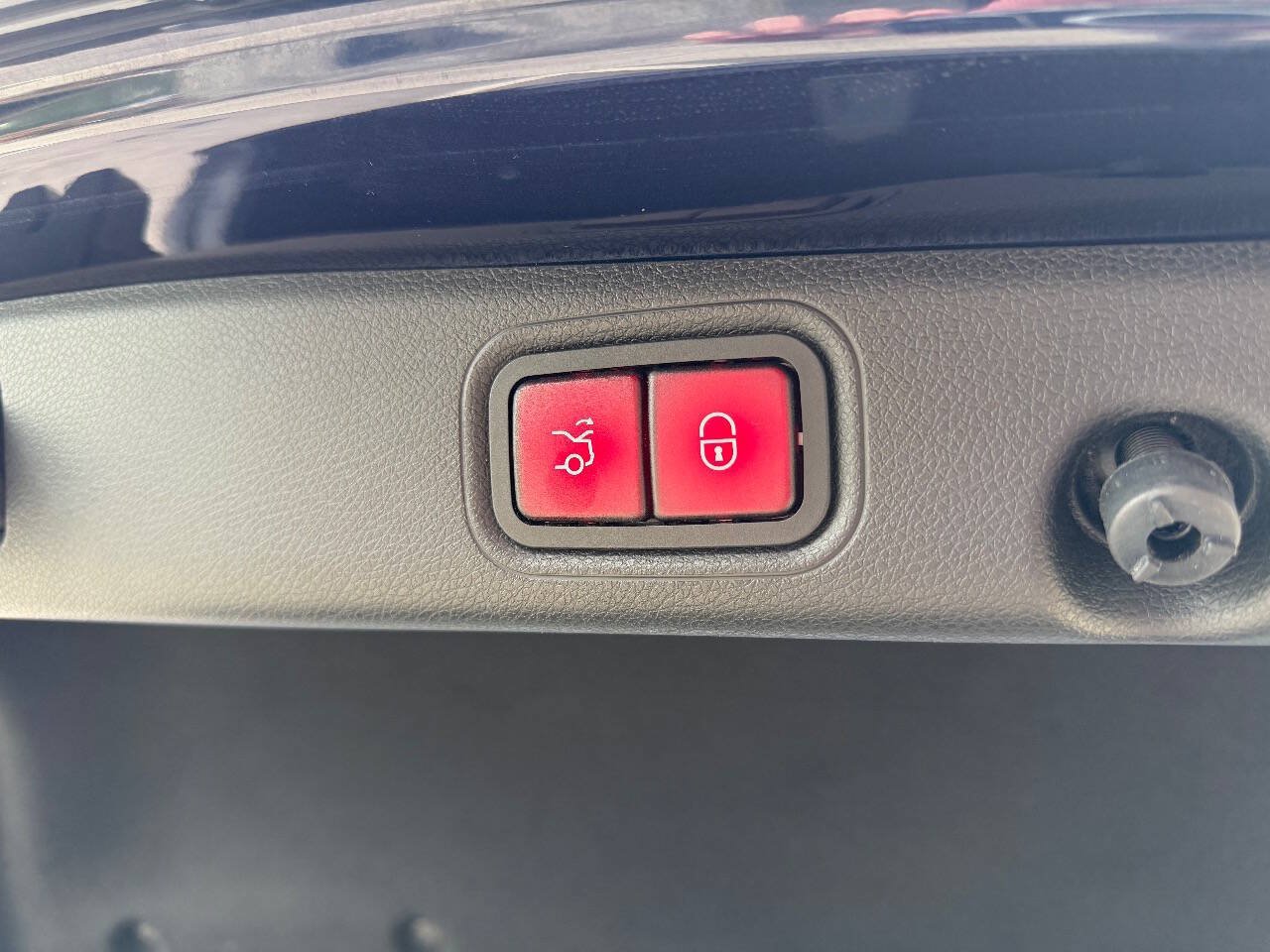 Used 2019 Mercedes-Benz E 300 4MATIC image 24