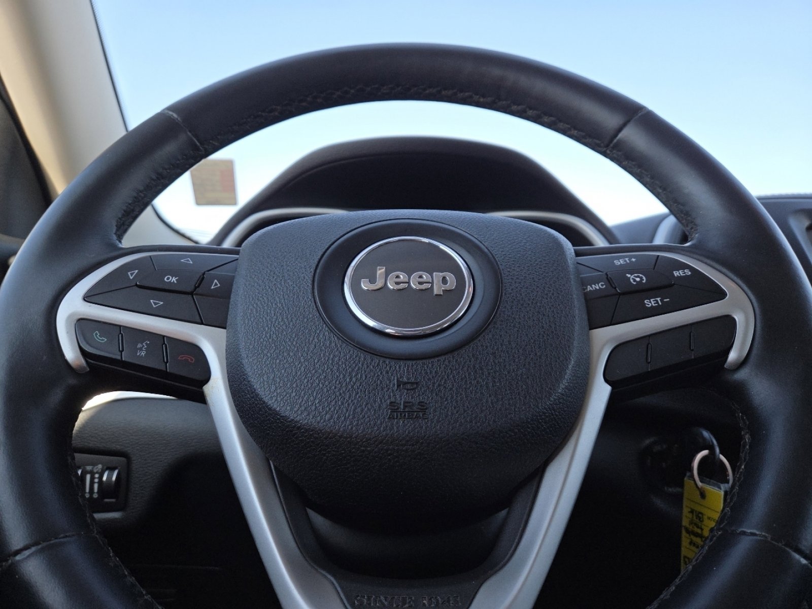 Used 2015 Jeep Cherokee Trailhawk image 25