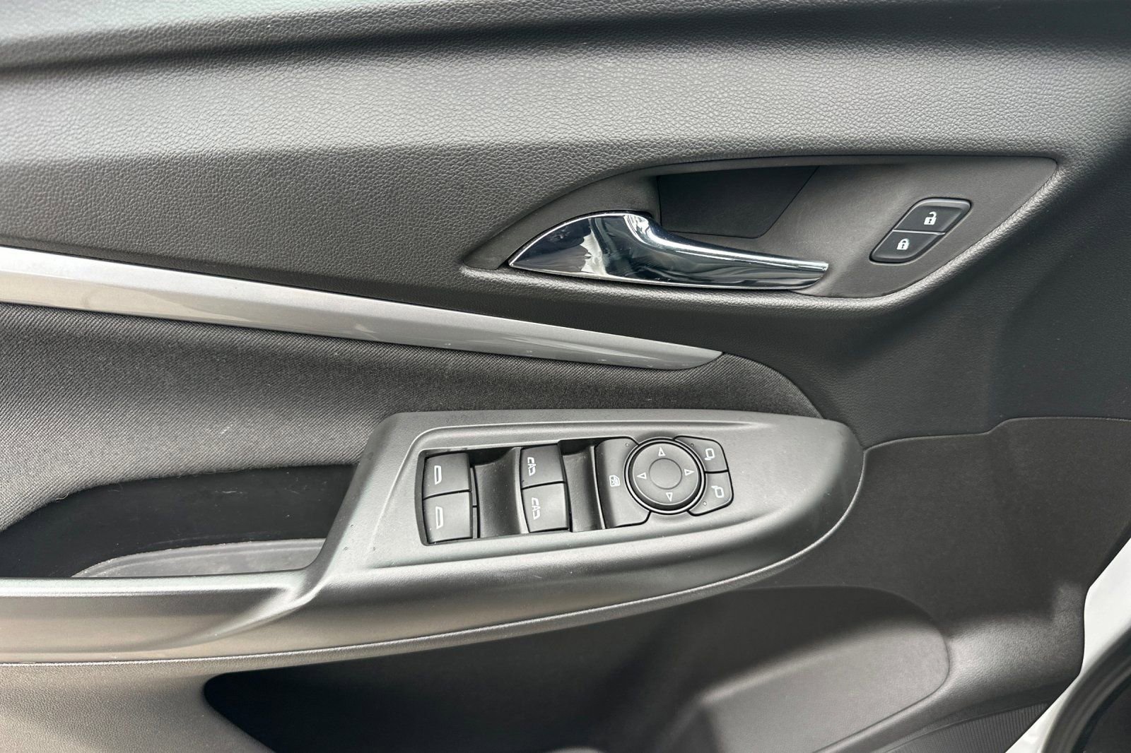 Used 2023 Chevrolet Bolt EUV LT image 11