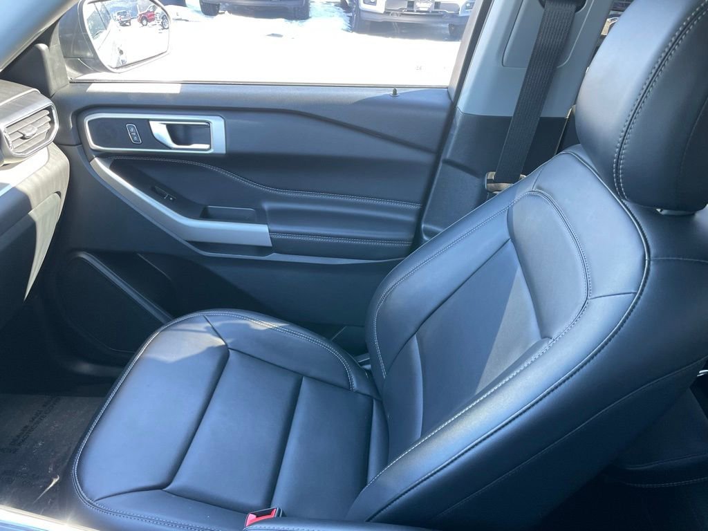 Used 2023 Ford Explorer XLT w/ Equipment Group 202A image 21