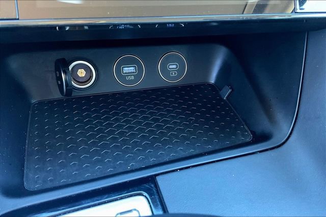 Used 2025 Genesis G70 2.5T image 17