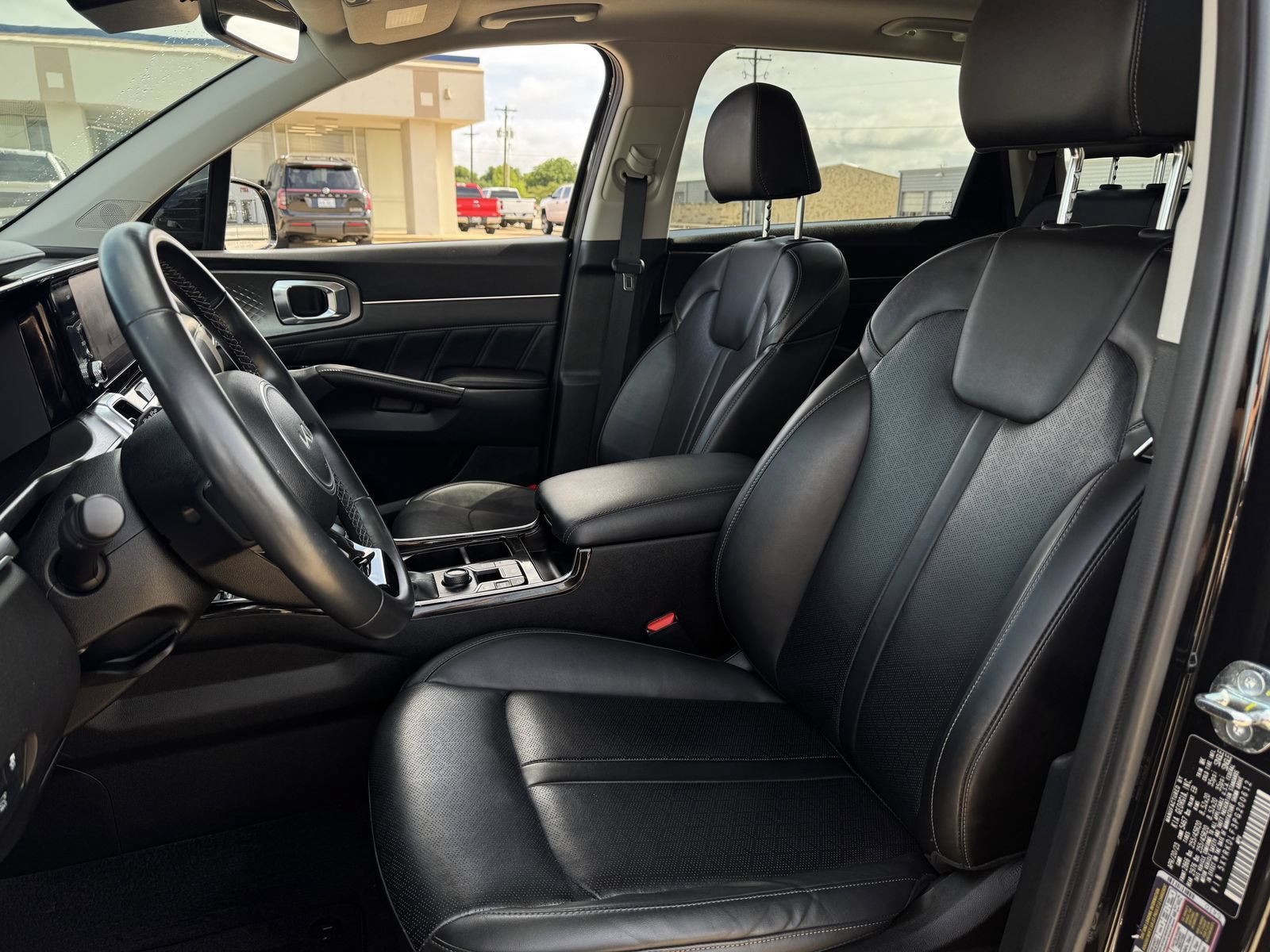 Used 2023 Kia Sorento SX AWD/4WD image 25