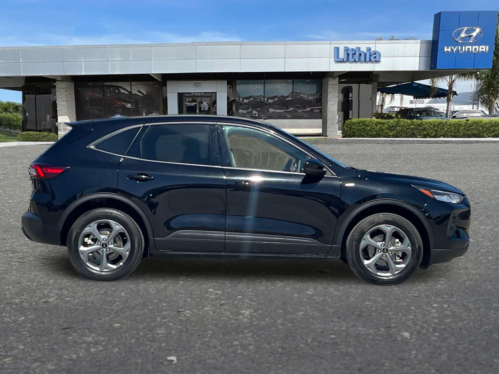 Used 2025 Ford Escape ST-Line Select AWD/4WD image 9