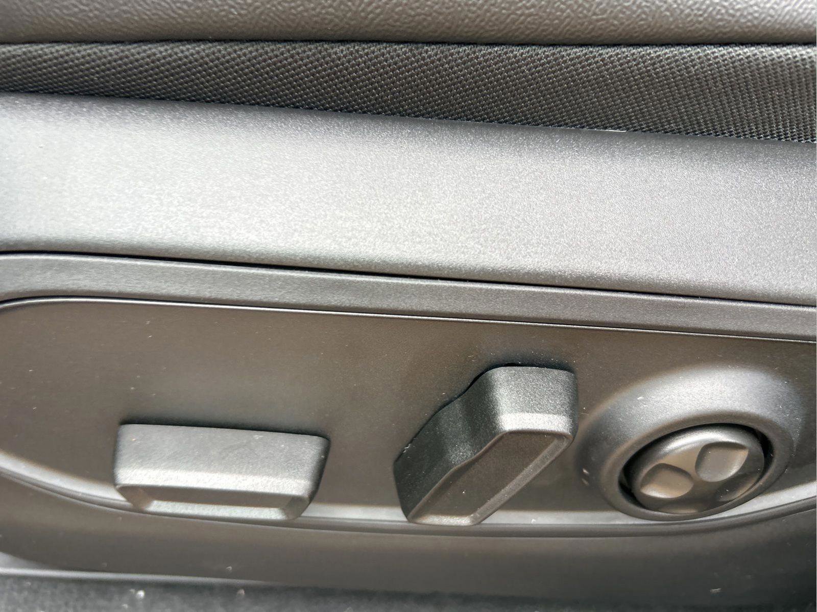 Used 2026 Jeep Grand Cherokee Limited image 26