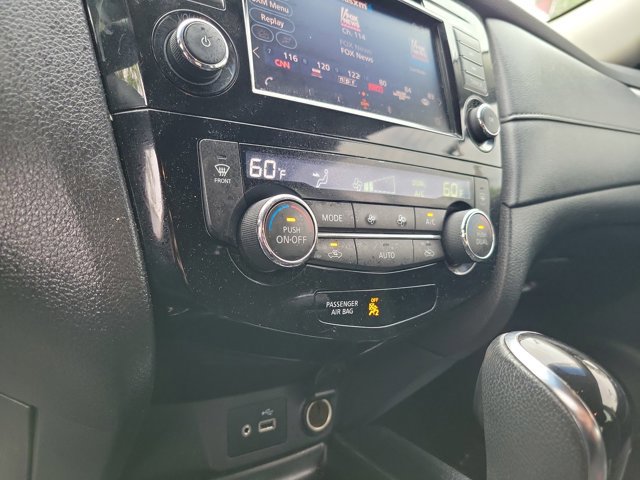 Used 2018 Nissan Rogue SV FWD image 30