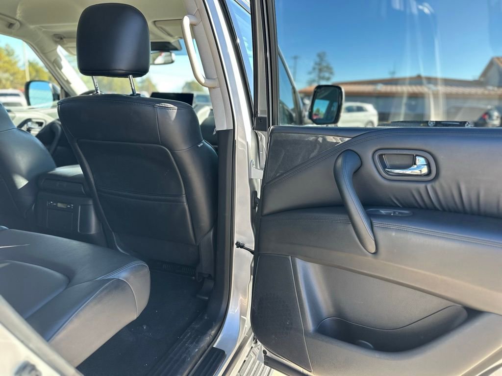 Used 2023 Nissan Armada SV image 10