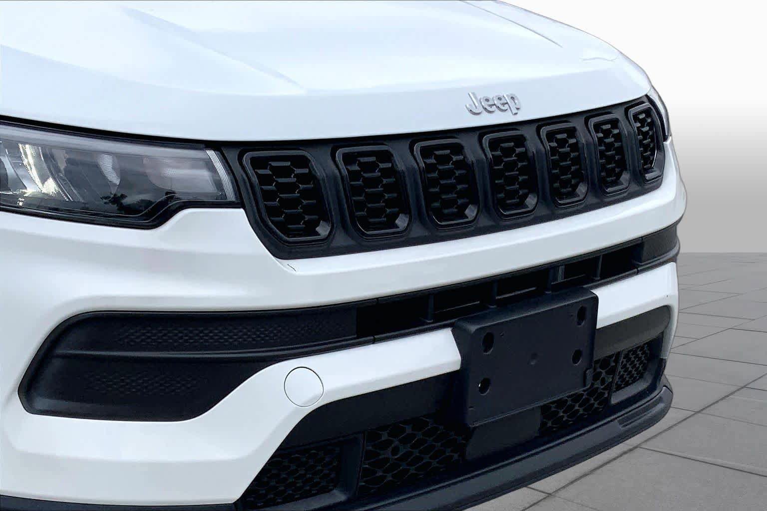 Used 2024 Jeep Compass Sport AWD/4WD image 25