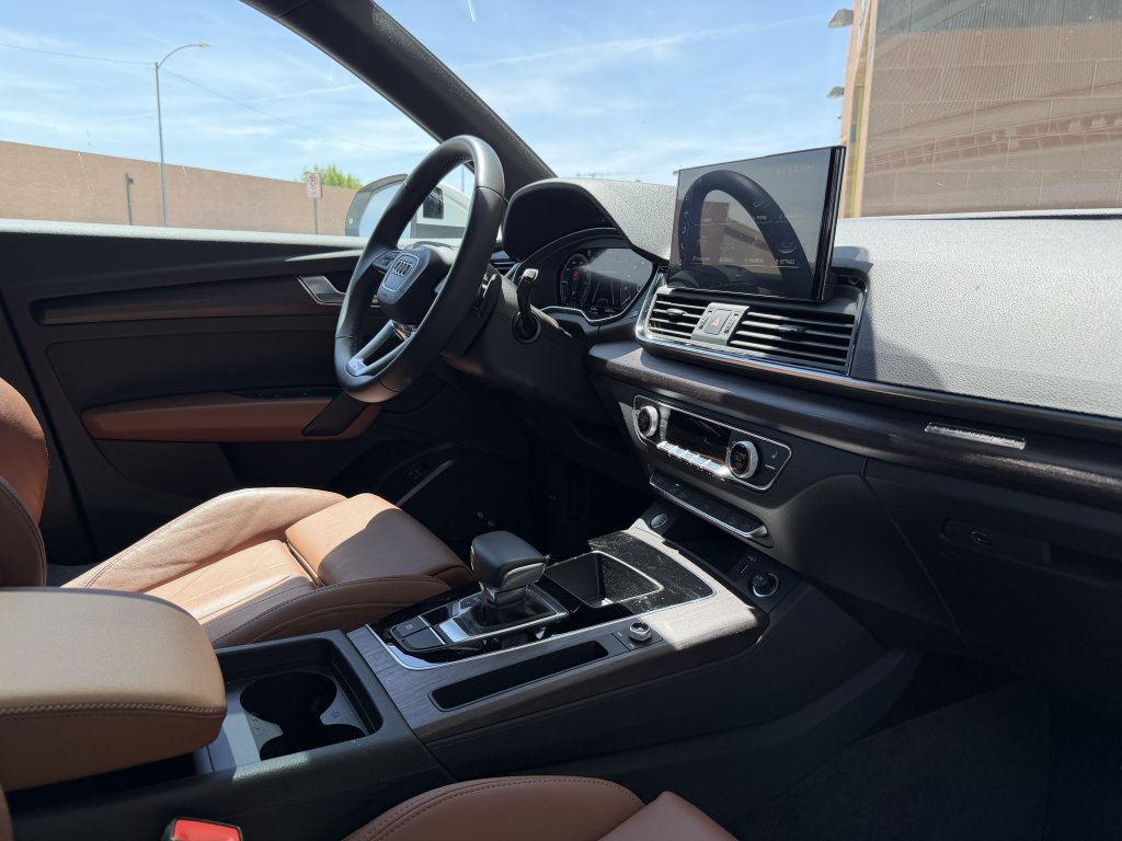 Used 2024 Audi Q5 e Premium w/ Convenience Package AWD/4WD image 42