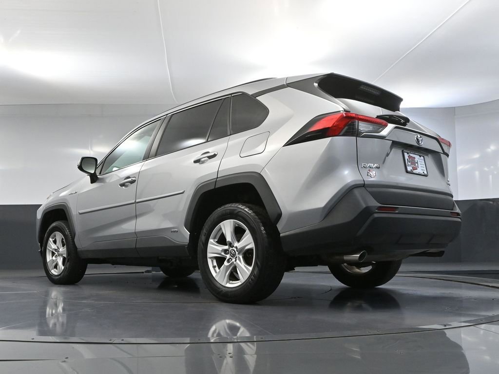 Used 2019 Toyota RAV4 LE w/ Carpet Mat Package AWD/4WD image 46