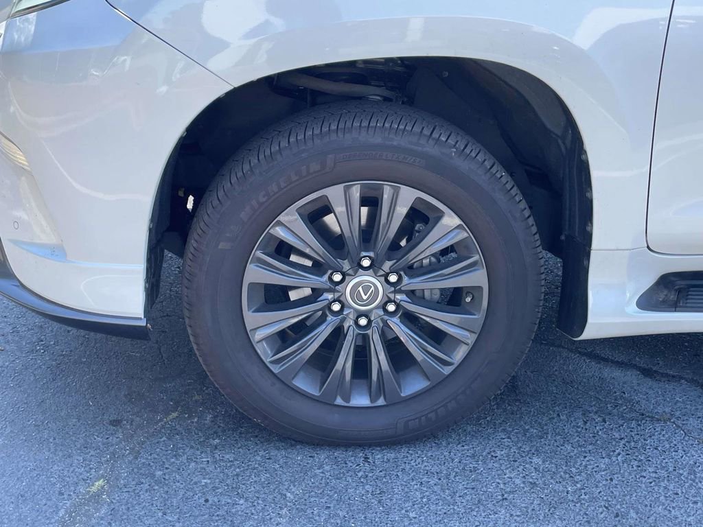 Used 2023 Lexus GX 460 Premium w/ Accessory Package AWD/4WD image 12