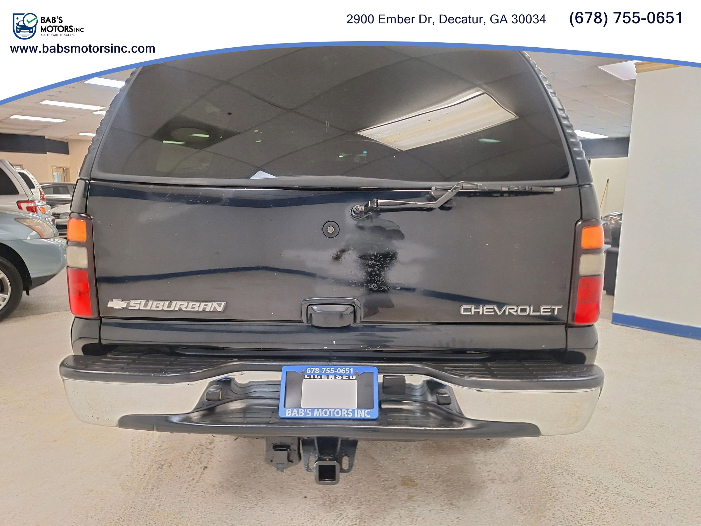 Used 2005 Chevrolet Suburban LT w/ Preferred Equipment Group RWD image 11