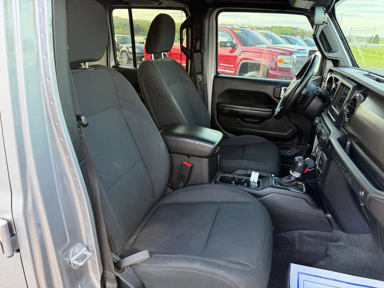 Used 2018 Jeep Wrangler Unlimited Sport S image 18