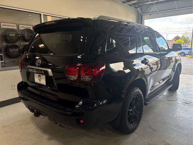 Used 2022 Toyota Sequoia SR5 image 6