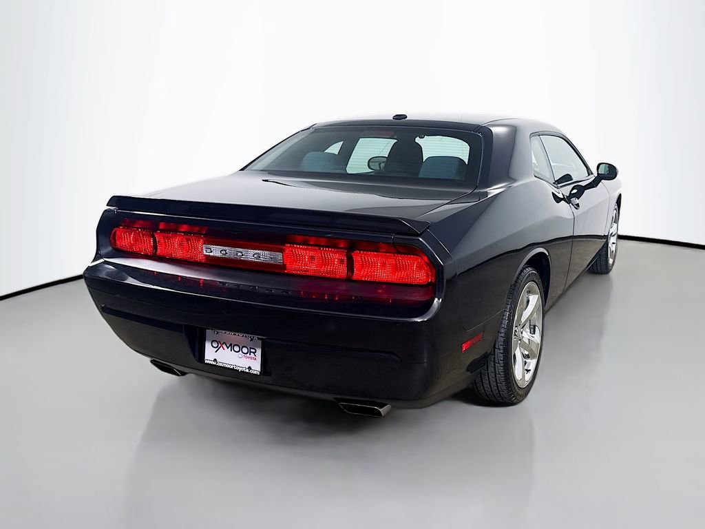 Used 2014 Dodge Challenger R/T w/ Sound Group II RWD image 7