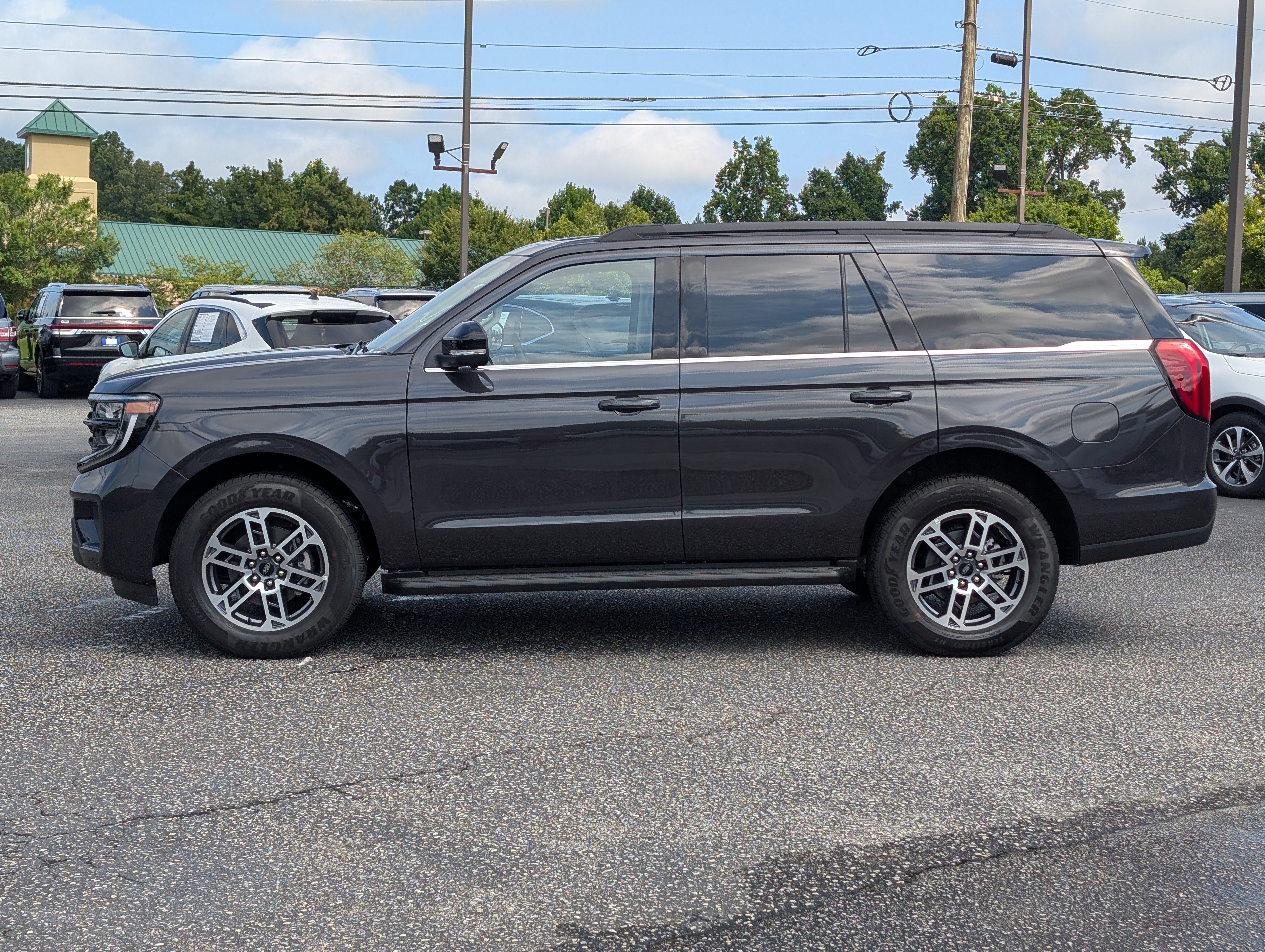 New 2026 Ford Expedition Active RWD image 14