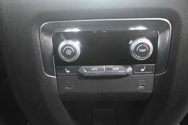 Used 2025 GMC Yukon Elevation w/ LPO, Elevation Black Package AWD/4WD image 43