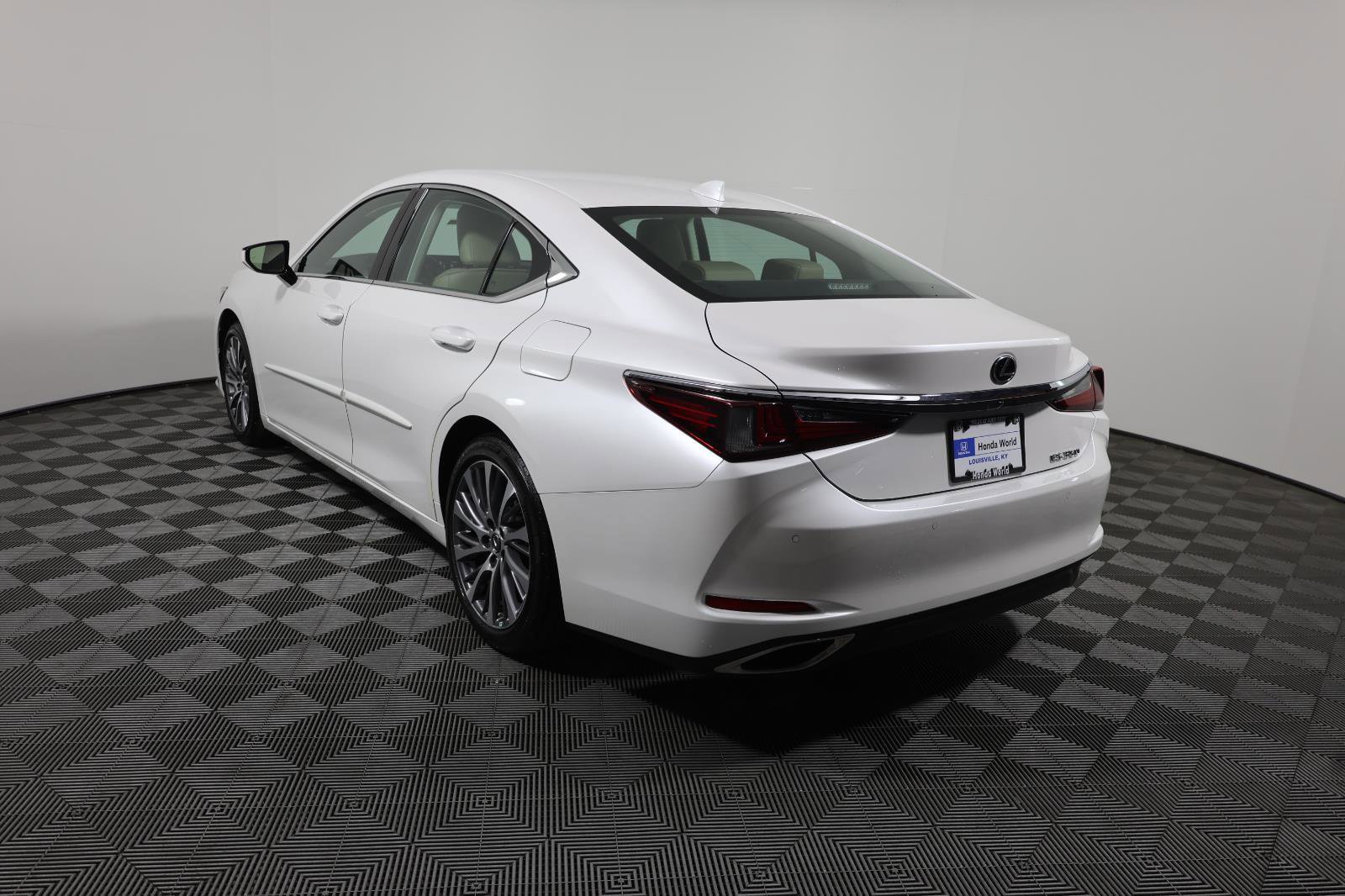 Used 2019 Lexus ES 350 w/ Premium Package image 7