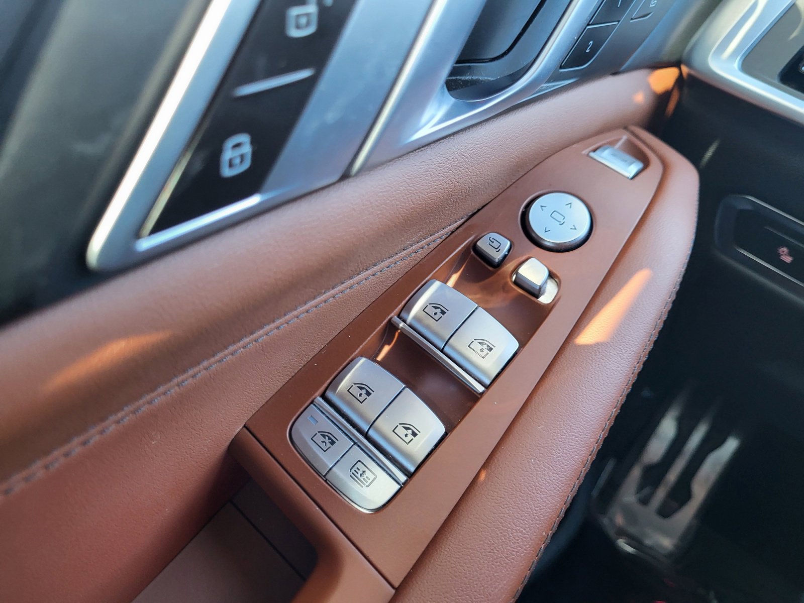 Used 2025 BMW X7 M60i image 37