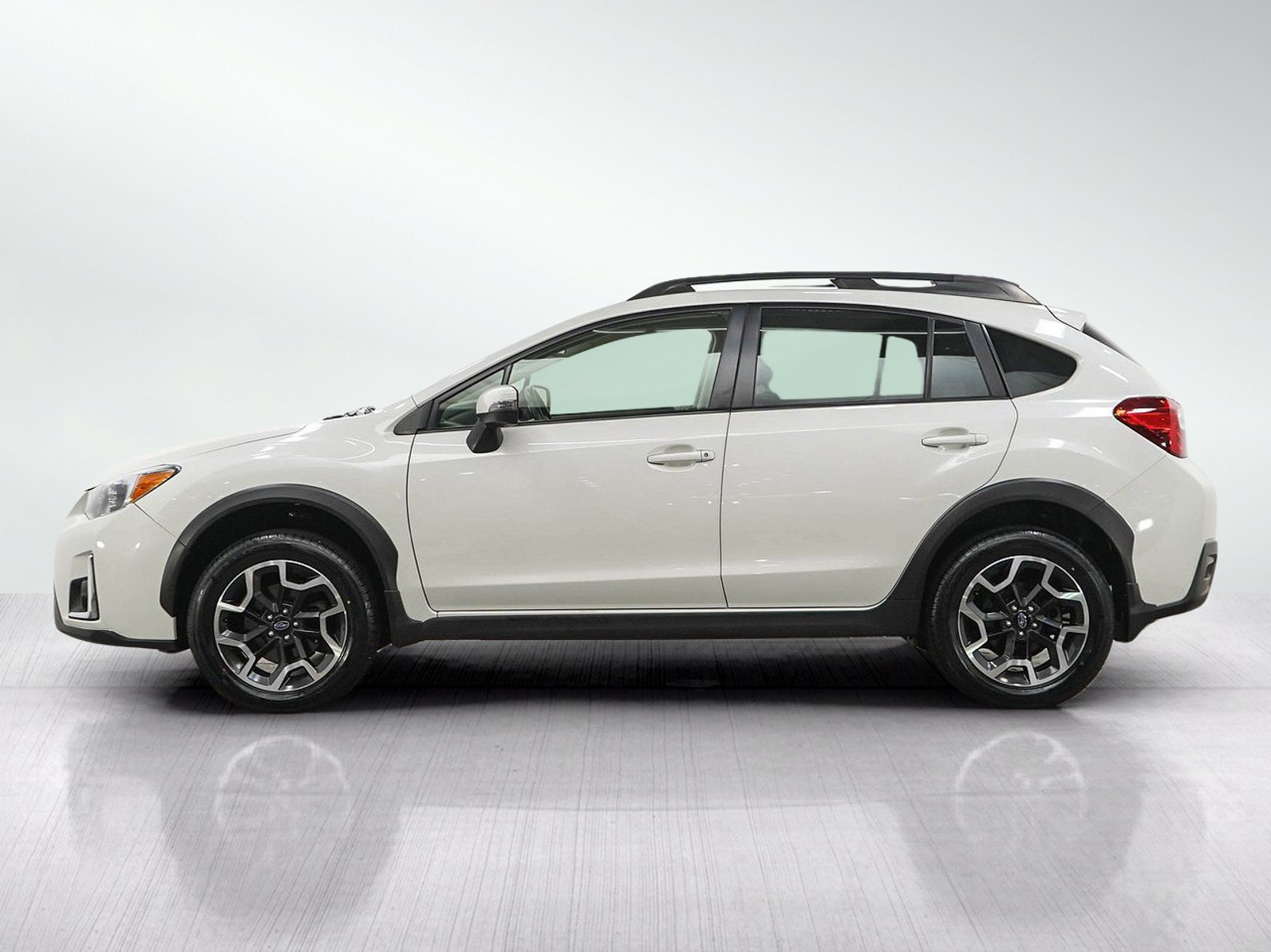 Used 2016 Subaru Crosstrek 2.0i Limited w/ Popular Package #2 AWD/4WD image 2