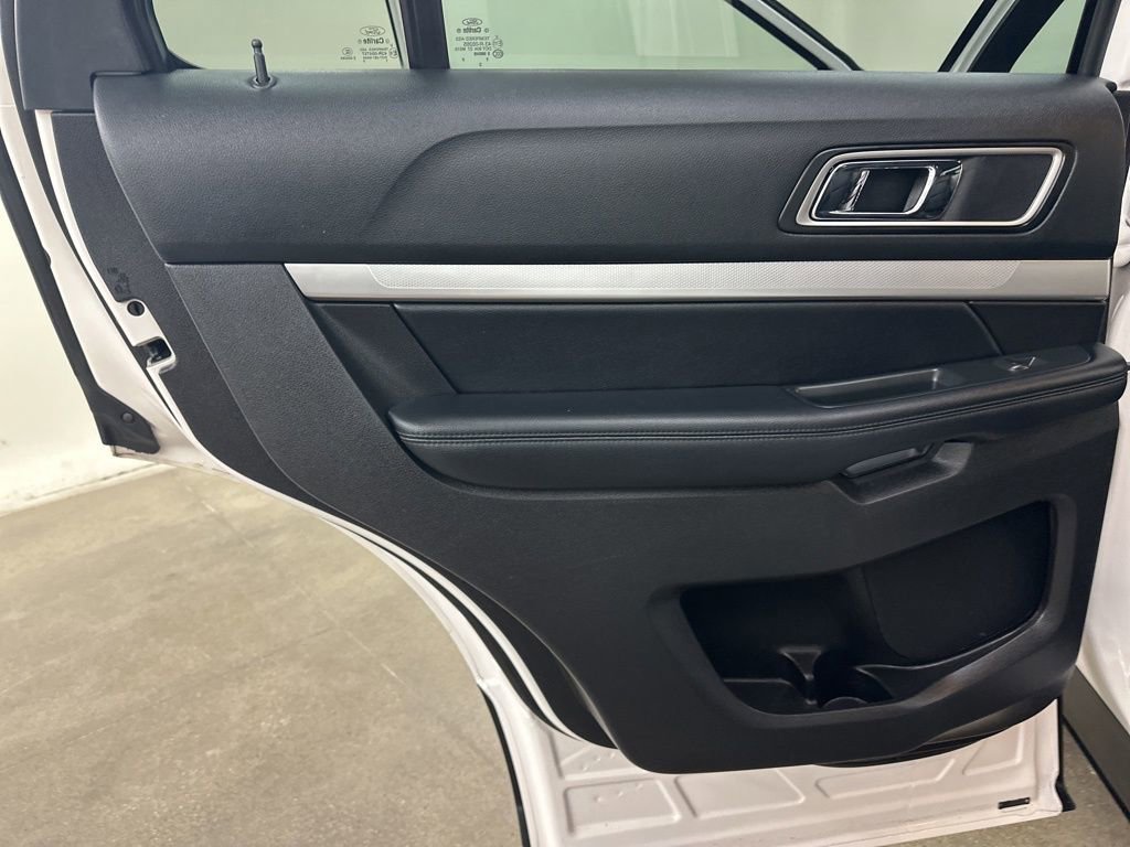 Used 2017 Ford Explorer XLT w/ Equipment Group 202A image 29