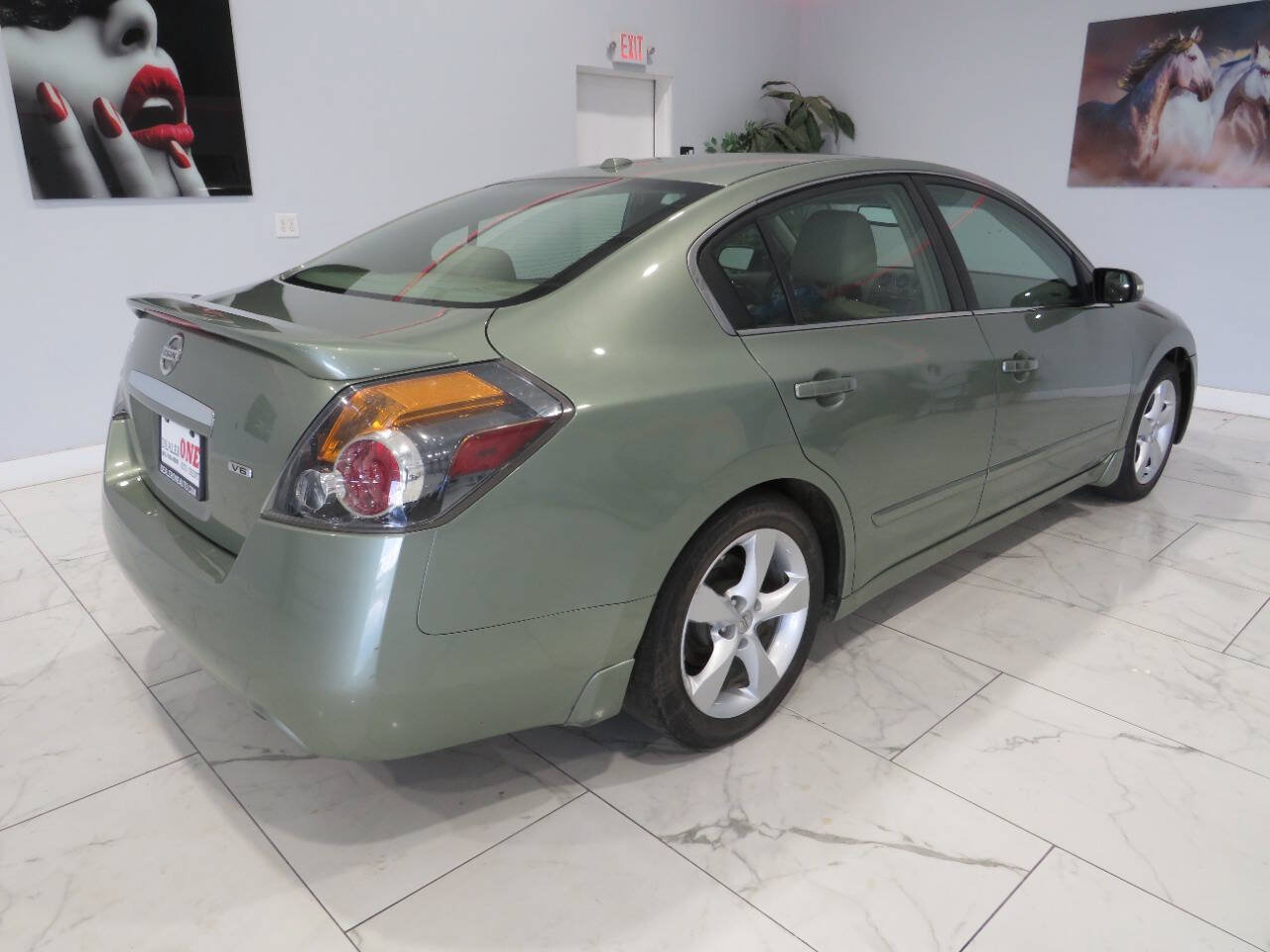 Used 2008 Nissan Altima 3.5 SE w/ Technology Pkg FWD image 3