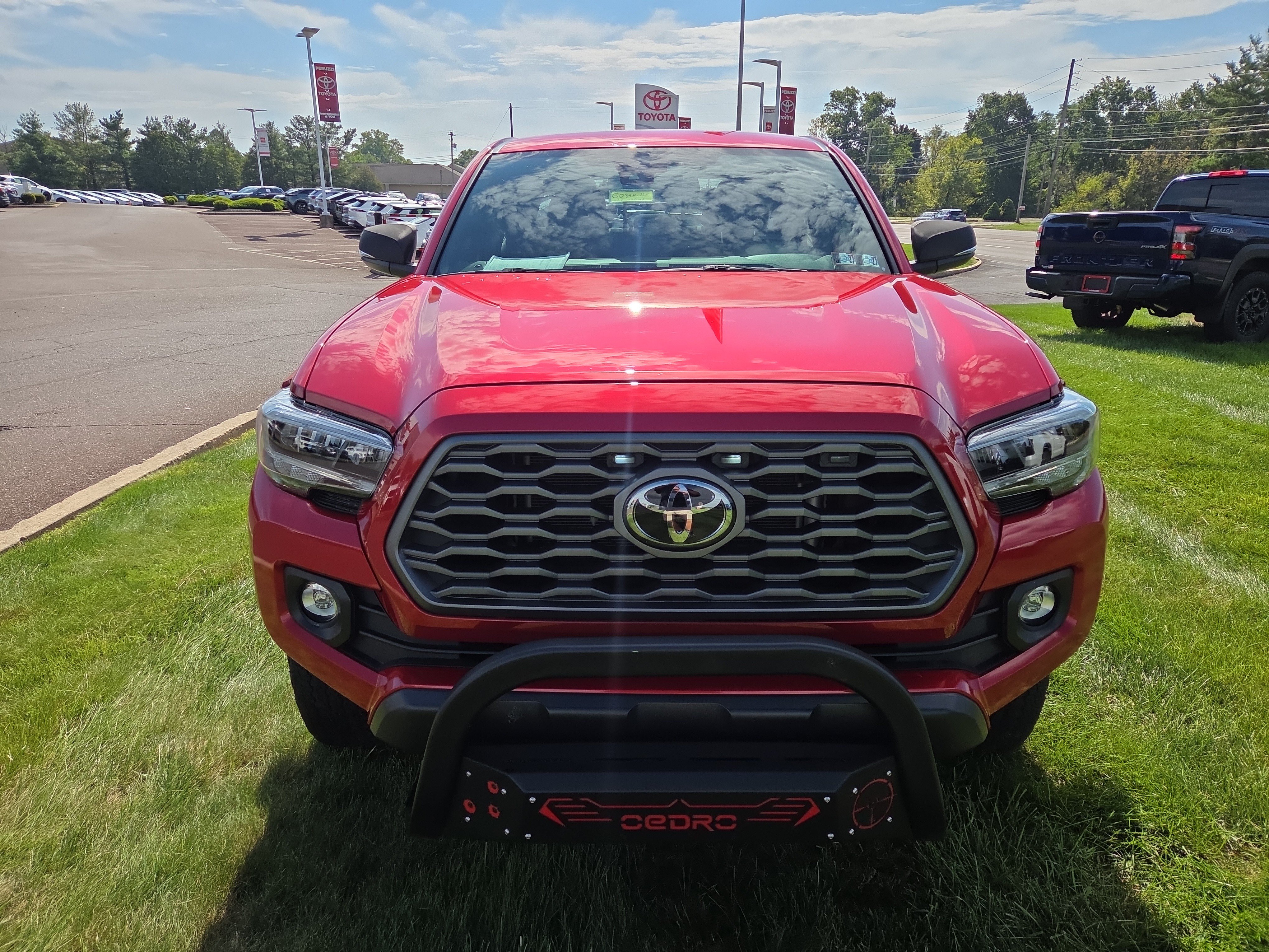 Certified 2022 Toyota Tacoma TRD Off-Road AWD/4WD image 8