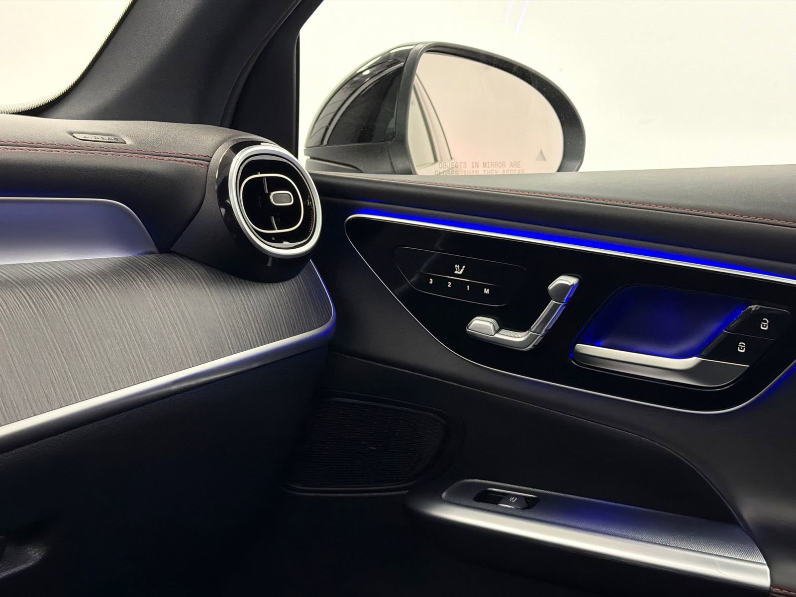 Used 2025 Mercedes-Benz GLC 43 AMG 4MATIC image 37