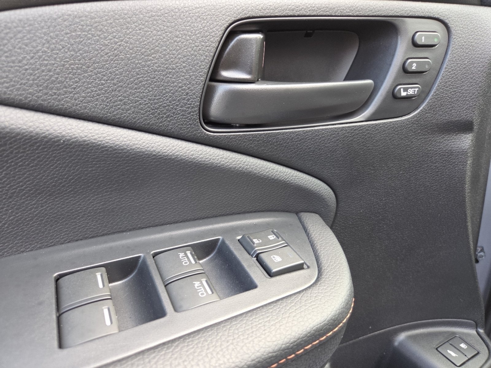 Certified 2025 Honda Passport TrailSport image 35