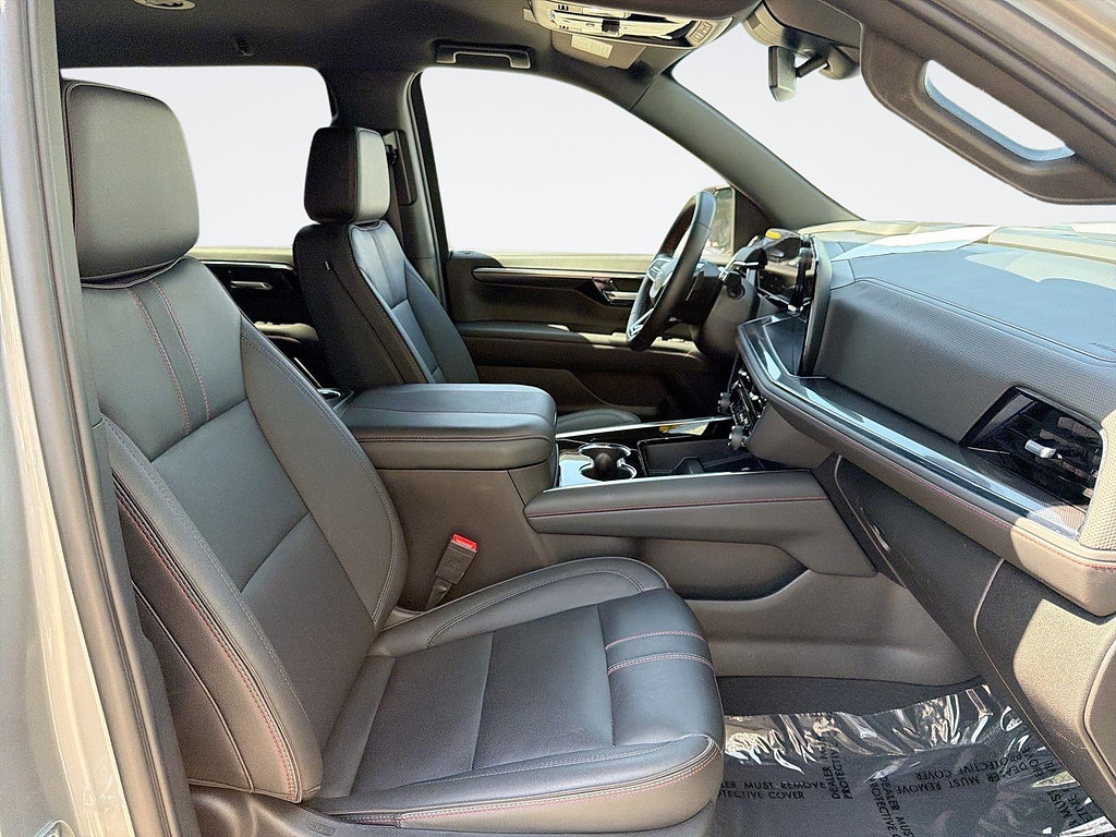 Used 2026 Chevrolet Suburban RST RWD image 31