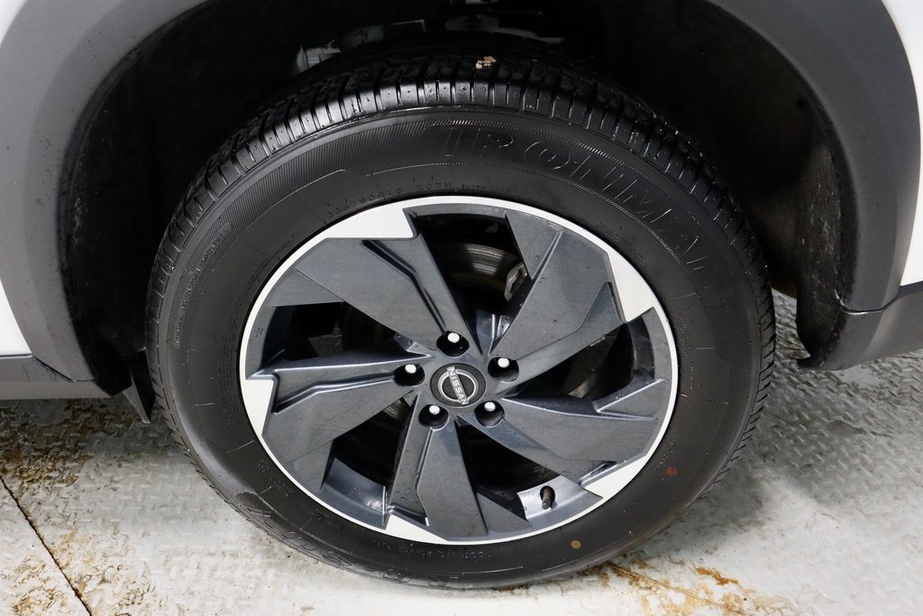 Certified 2024 Nissan Rogue SV image 18