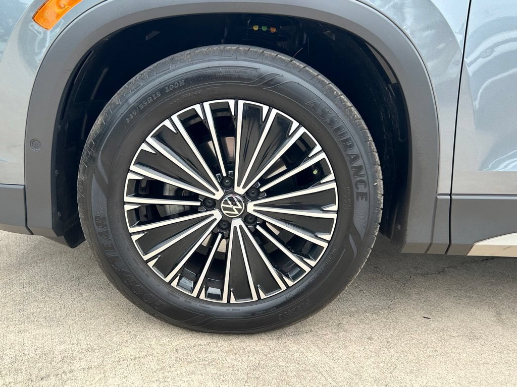 Certified 2026 Volkswagen Tiguan S w/ 18" Wheel Package FWD image 38